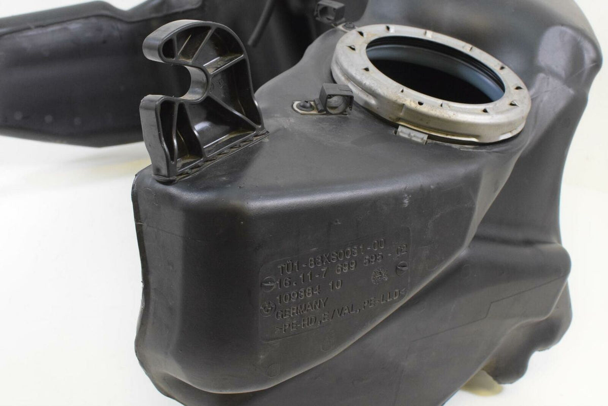 2011 BMW R1200RT R1200 RT K26 Fuel Gas Petrol Reservoir Tank 16117699595 {{ shop.shopifyCountryName }} - Mototech271