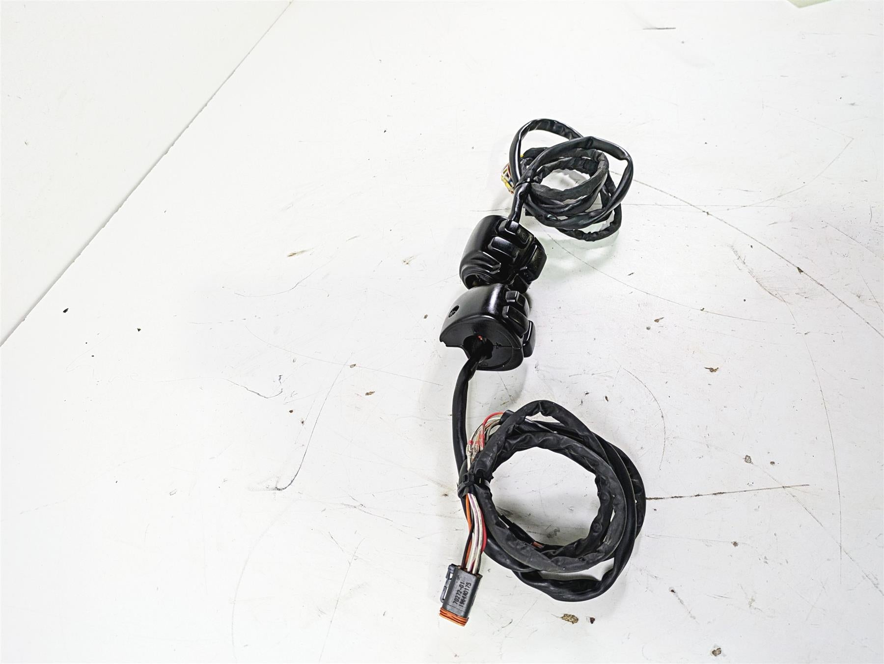 2005 Harley Softail FLSTSCI Heritage Springer Control Switch Set -Read 71682-06A {{ shop.shopifyCountryName }} - Mototech271