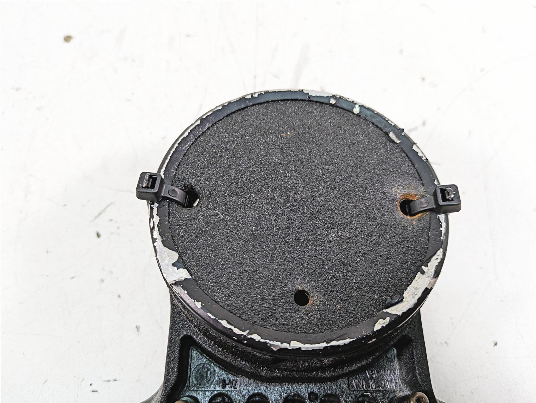 2019 Harley XL883N Sportster Iron Speedometer Housing & Riser 55847-05A {{ shop.shopifyCountryName }} - Mototech271