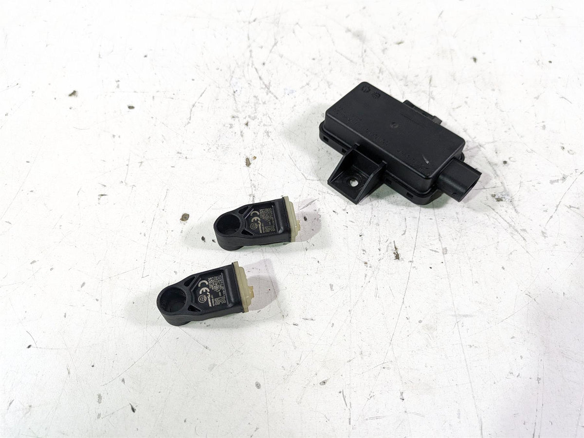 2022 BMW R1250 RT K052 Tire Pressure Sensors & Rdc Module 65759832031 {{ shop.shopifyCountryName }} - Mototech271