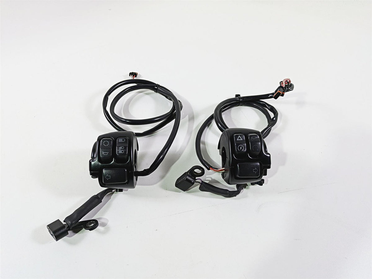 2017 Harley Dyna FXDB Street Bob Left Right Control Switch Set 71500372A {{ shop.shopifyCountryName }} - Mototech271