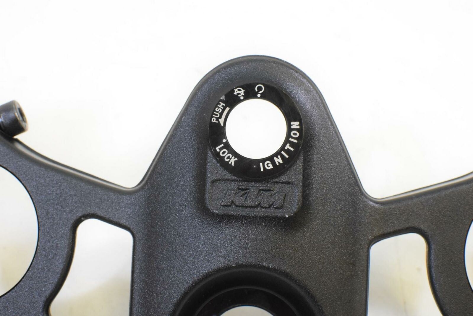 2018 KTM RC390 RC 390 Duke Upper Triple Tree Steering Clamp 90501034135 {{ shop.shopifyCountryName }} - Mototech271
