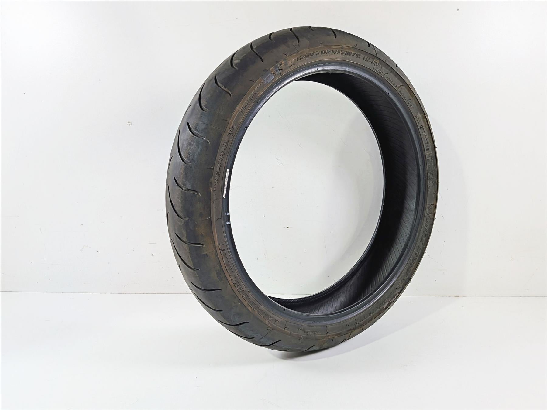 Used Front Motorcycle Tire Bridgestone Battlax BT016 120/70ZR17 3286340425810 {{ shop.shopifyCountryName }} - Mototech271