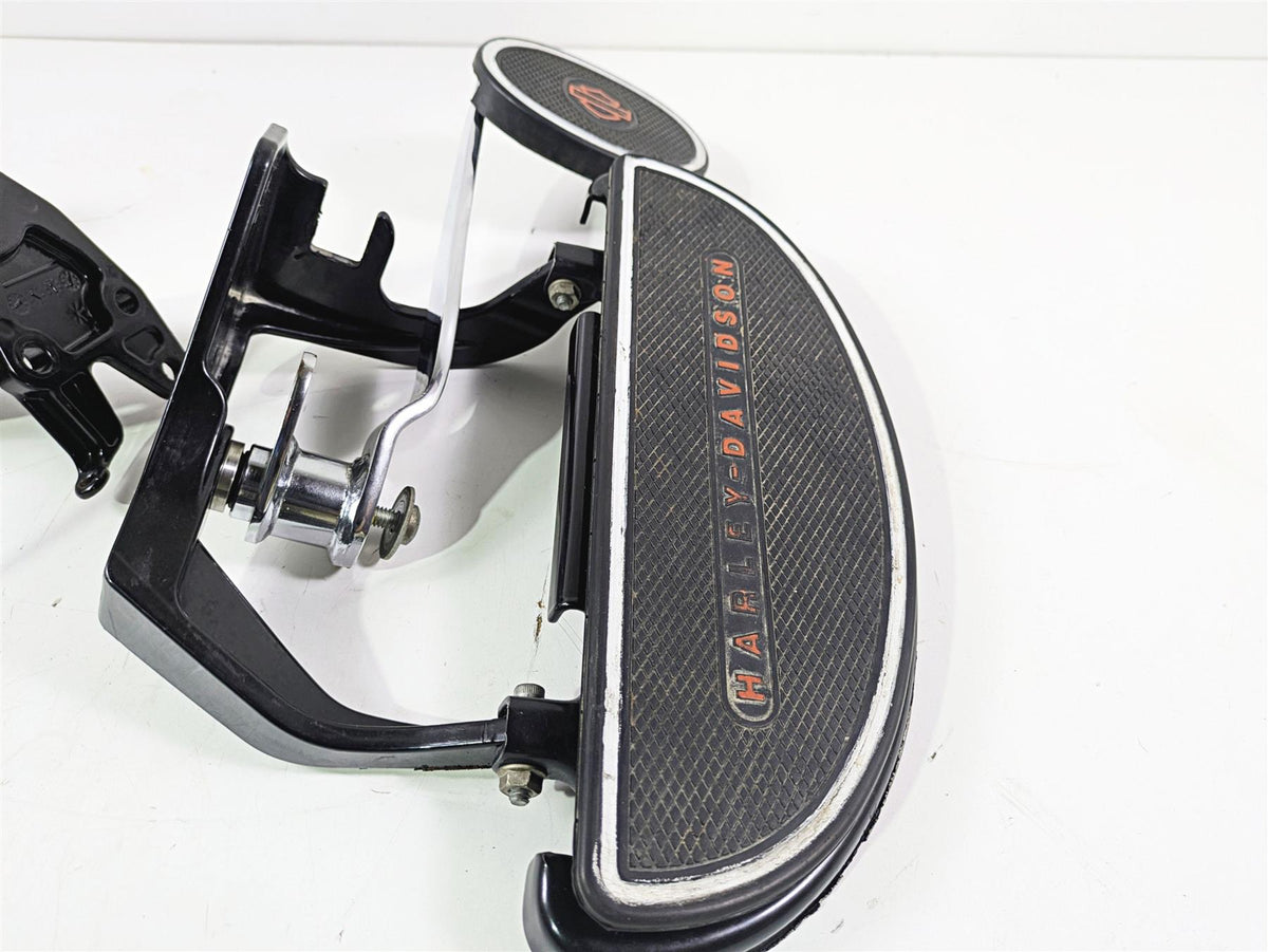 2014 Harley FLS Softail Slim Front Floorboard + Brake Pedal Shifter Set 42431-11 {{ shop.shopifyCountryName }} - Mototech271