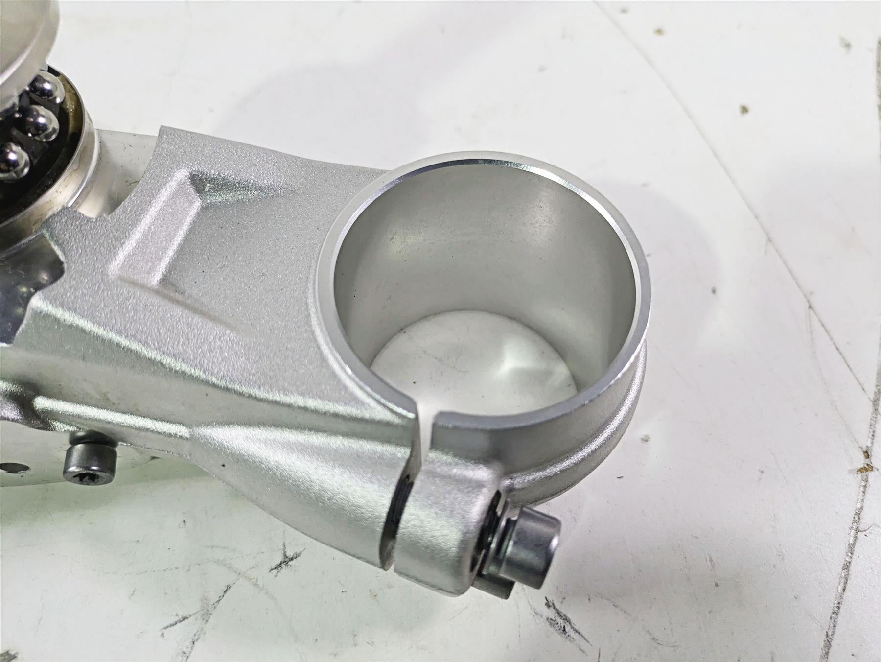 2015 BMW R nineT K21 Lower Triple Tree Steering Stem 31428552873 31428538054 {{ shop.shopifyCountryName }} - Mototech271