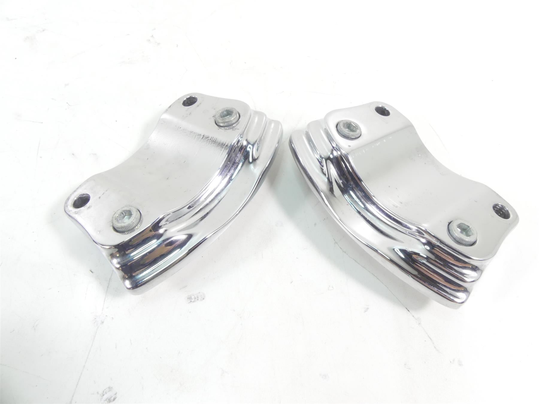 2007 Harley Touring FLHR SE CVO Road King Front Fender Raising Brackets 59013-02 {{ shop.shopifyCountryName }} - Mototech271