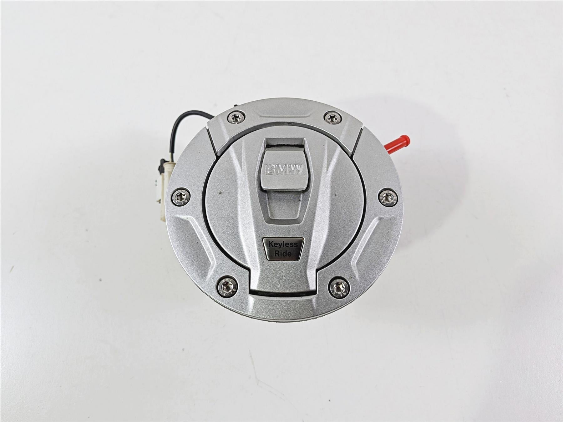 2019 BMW R1250GS K50 Keyless Fuel Gas Petrol Cap Lid Door 16118531632 {{ shop.shopifyCountryName }} - Mototech271