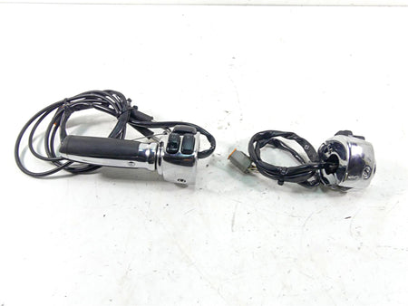 2006 Harley Softail FXSTSI Springer Chrome R+L Hand Control Switches 71685-06A {{ shop.shopifyCountryName }} - Mototech271
