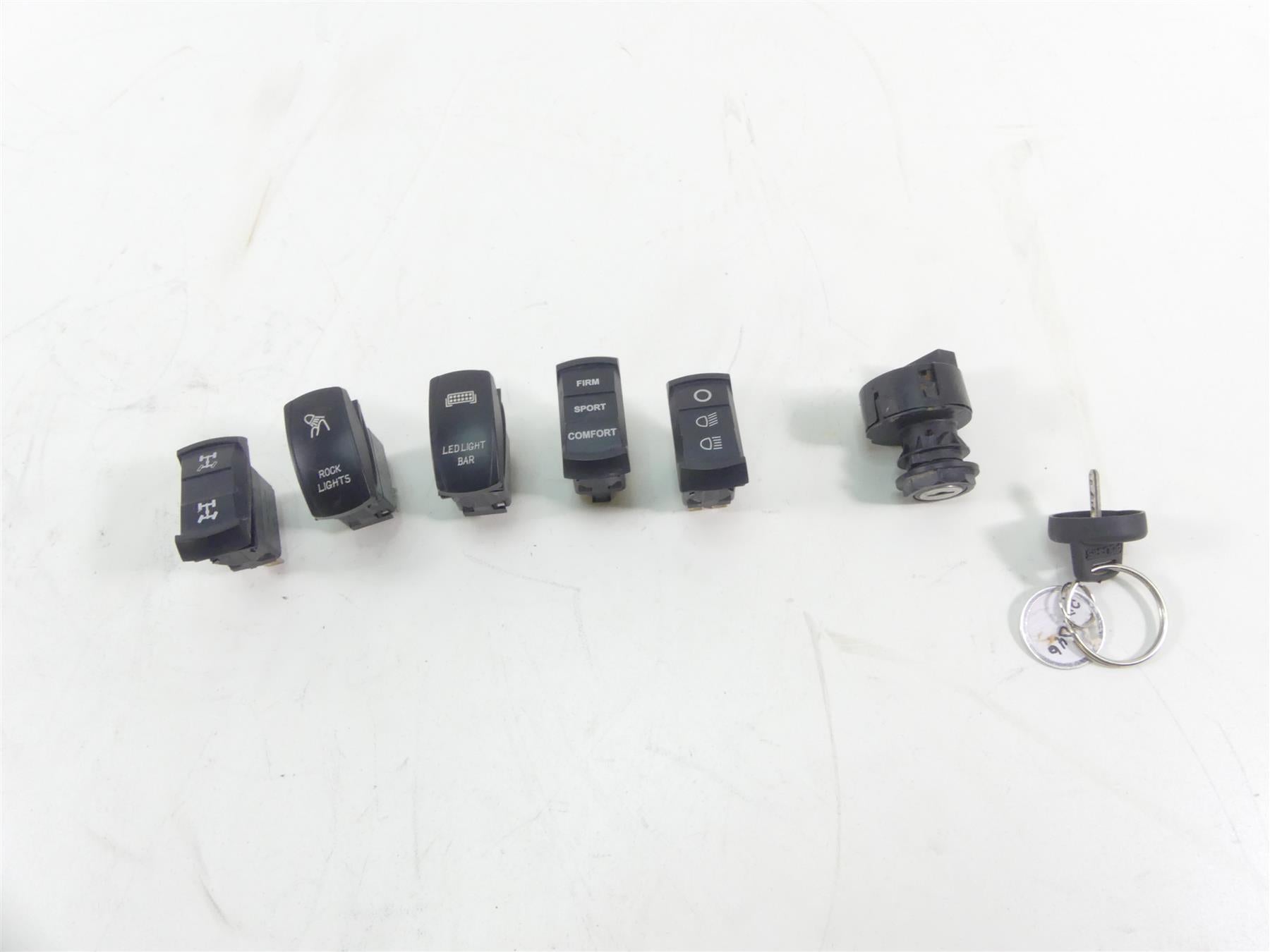 2018 Polaris RZR1000 XP EPS Turbo Dynamix Ignition Light 4WD AWD Switch 4016058 {{ shop.shopifyCountryName }} - Mototech271