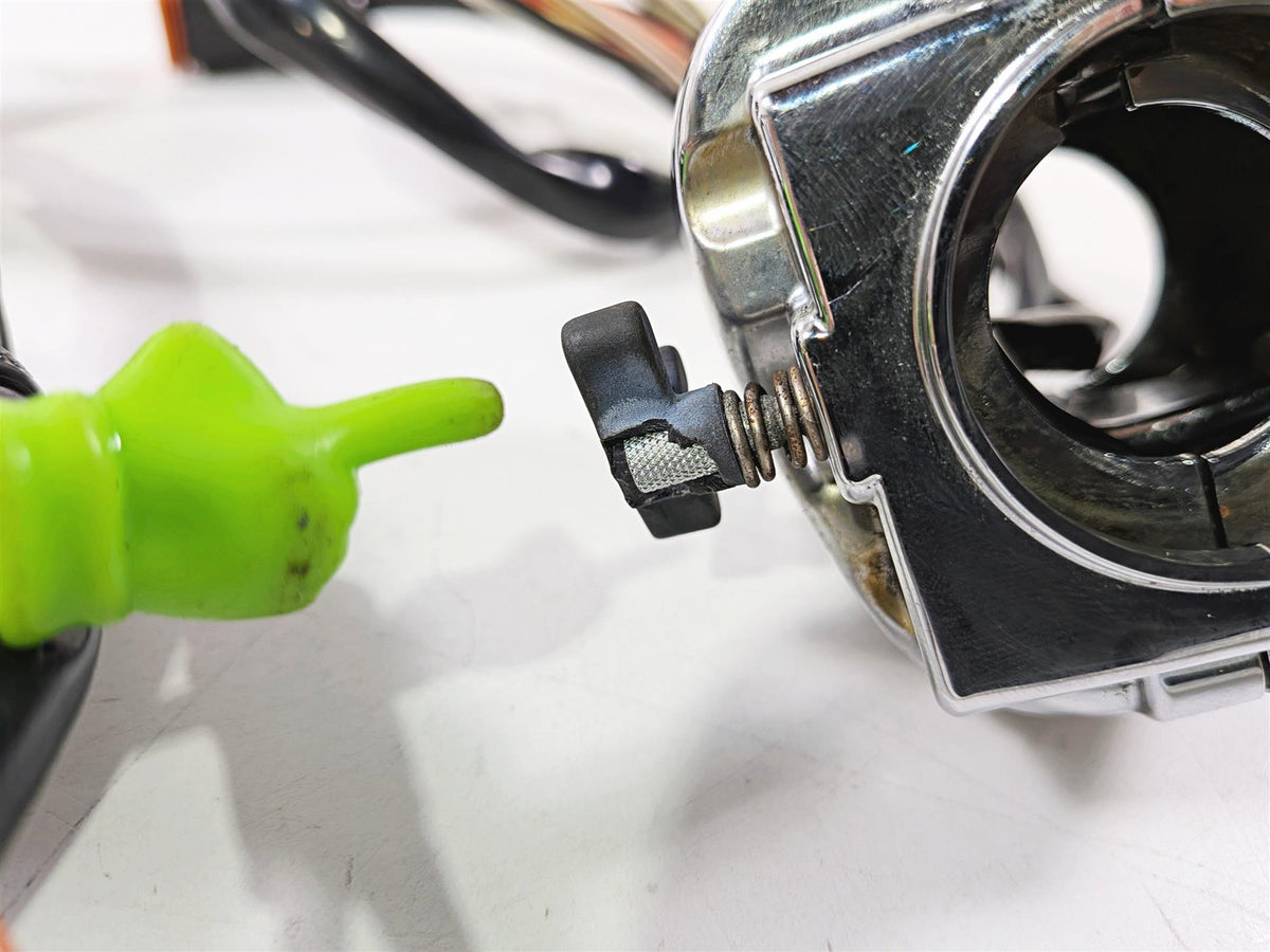 2005 Harley Softail FLSTFSE CVO Fat Boy Left right Hand Control Switch 71682-06A-Mototech271