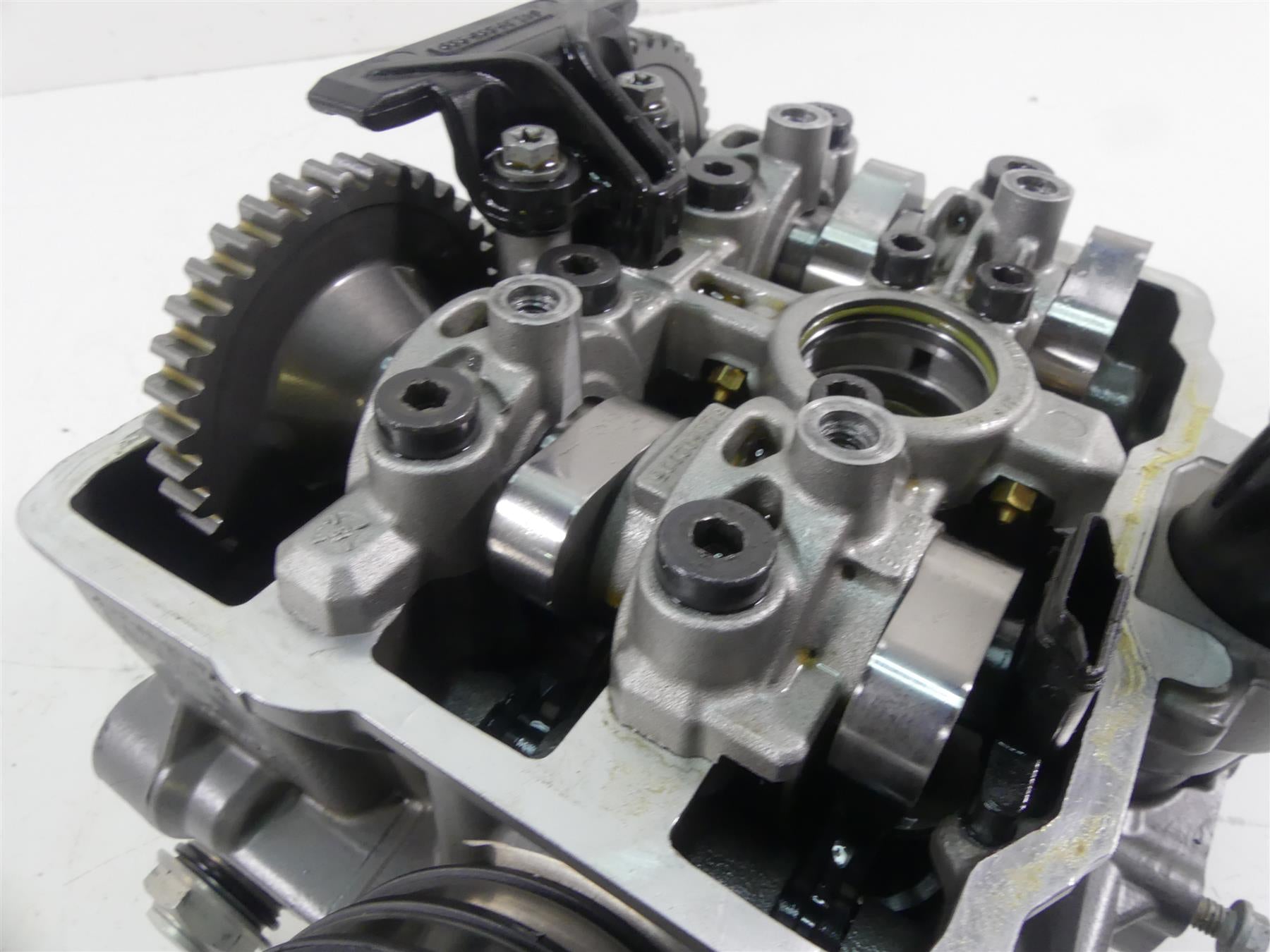 2015 KTM 1190 Adventure R Rear Cylinderhead Cylinder Head - Read 6133612010024 {{ shop.shopifyCountryName }} - Mototech271