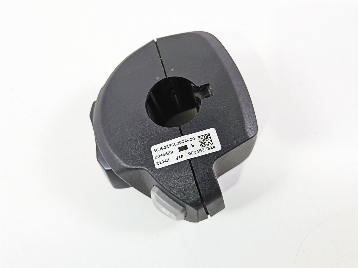 2022 Triumph Tiger 900 GT Pro Right Hand Home Start Stop Control Switch T2044829 {{ shop.shopifyCountryName }} - Mototech271