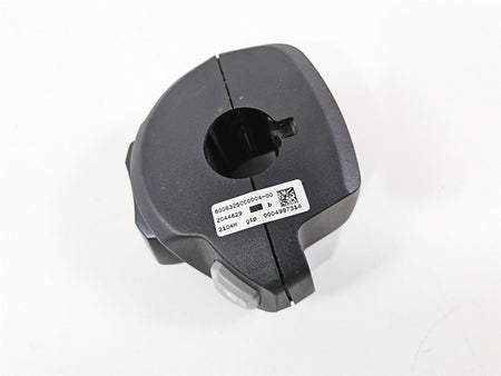 2022 Triumph Tiger 900 GT Pro Right Hand Home Start Stop Control Switch T2044829 {{ shop.shopifyCountryName }} - Mototech271