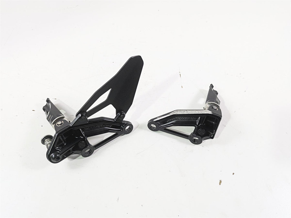 2012 Ducati Streetfighter 848 Rizoma Footpeg Foot Peg Rest PE614 82411541A {{ shop.shopifyCountryName }} - Mototech271