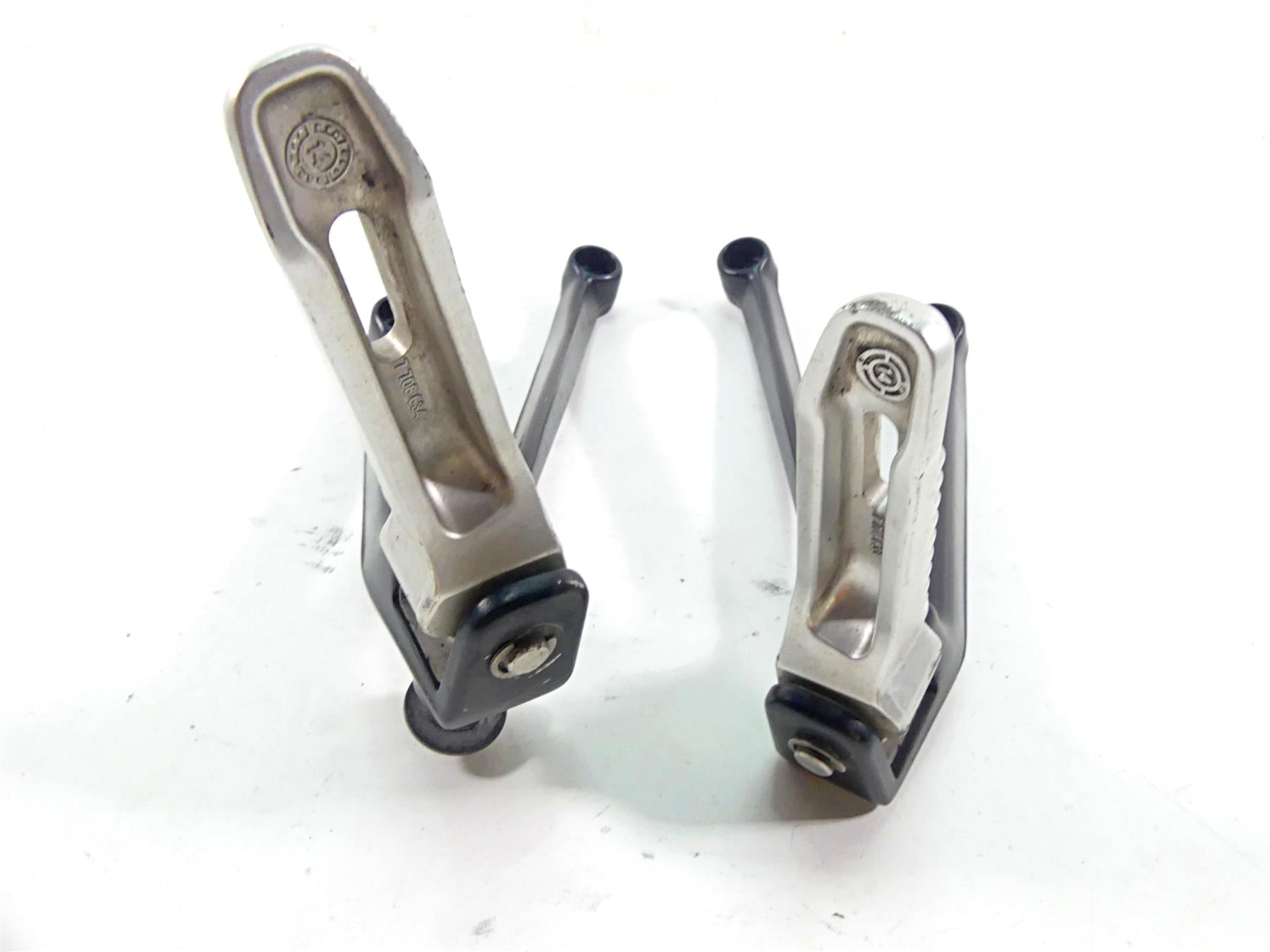 2013 BMW S1000RR K46 Rear Passenger Foot Peg Rest Set 46718521680 46718521681 {{ shop.shopifyCountryName }} - Mototech271