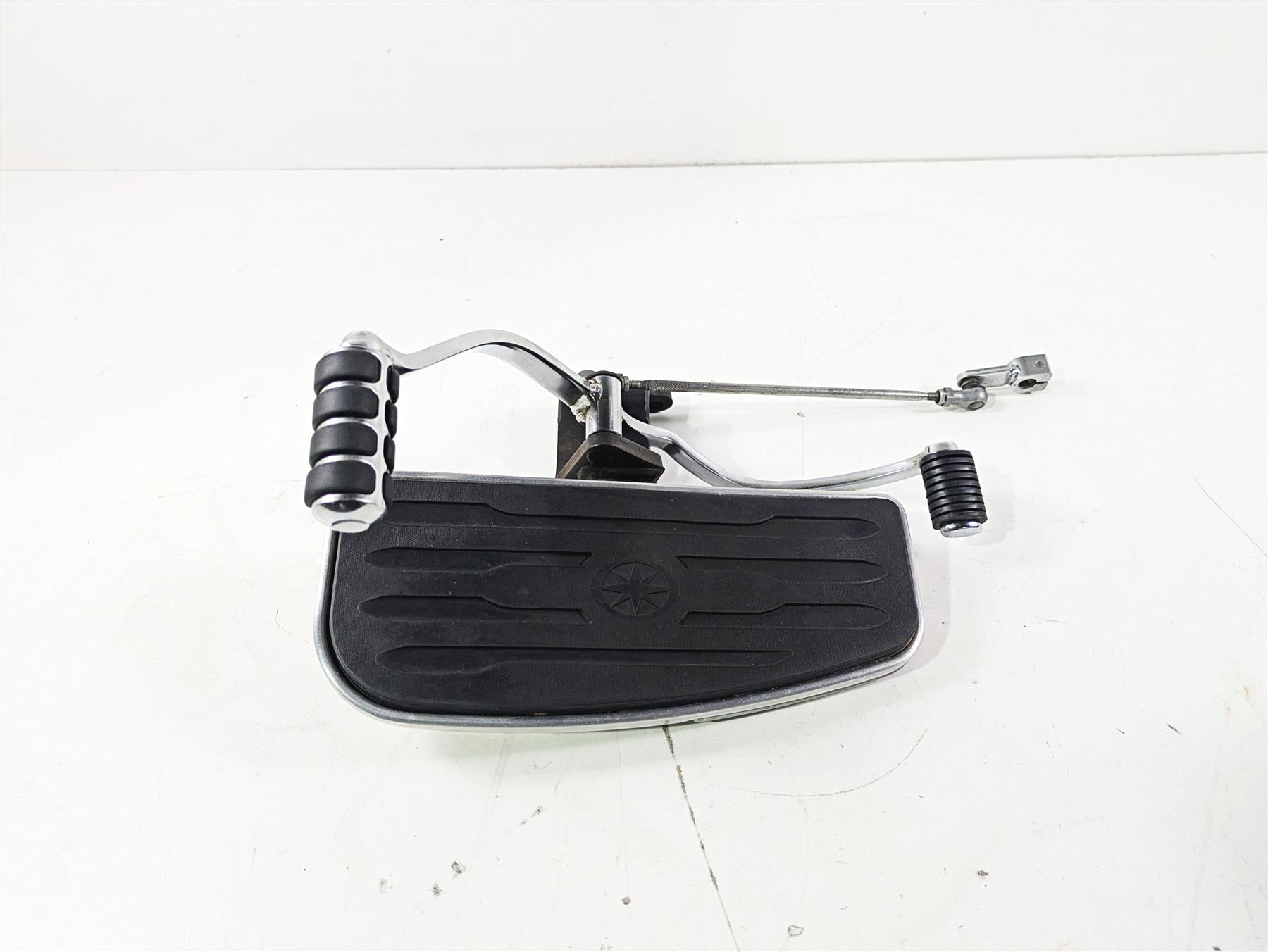2007 Yamaha XVS1300 V-Star Tour Left Floor Board & Shifter Set 3D8-27410-00-00 {{ shop.shopifyCountryName }} - Mototech271