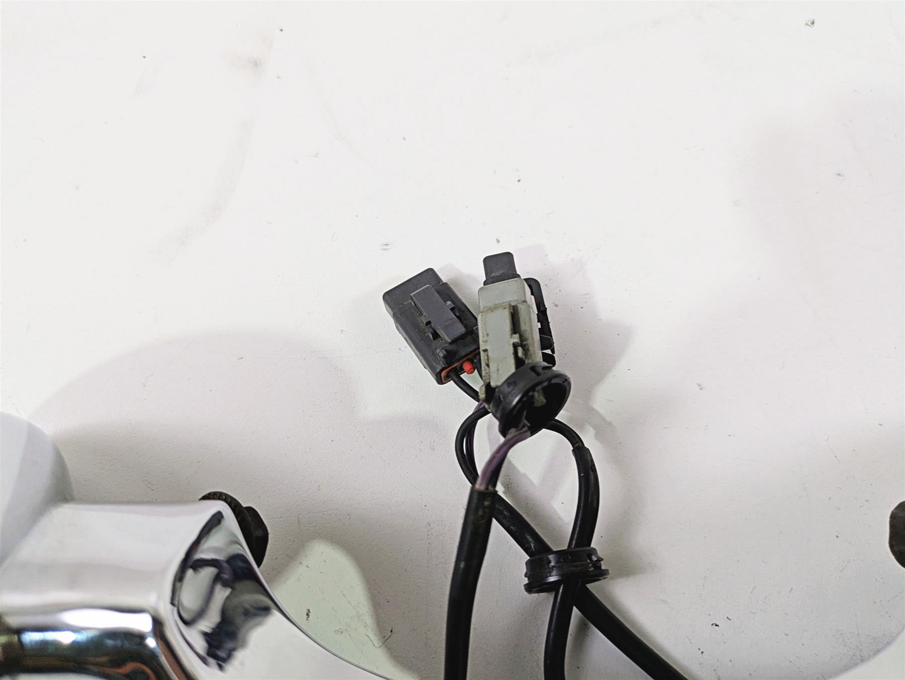 2007 Harley Touring FLHRSE CVO Road King Rear Blinker Turn Signal Set 68629-05 {{ shop.shopifyCountryName }} - Mototech271
