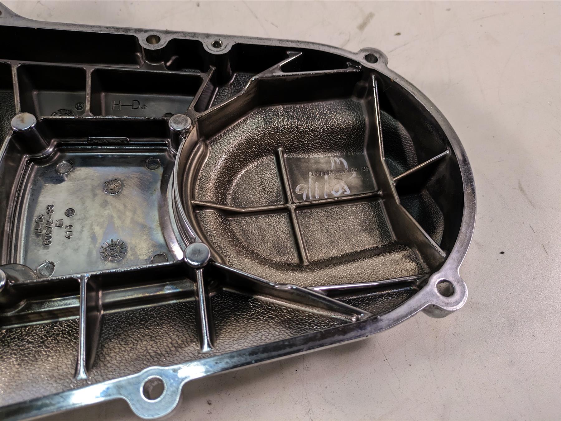 2006 Harley Touring FLHTCUI Electra Glide Outer Primary Drive Cover 60685-04 {{ shop.shopifyCountryName }} - Mototech271