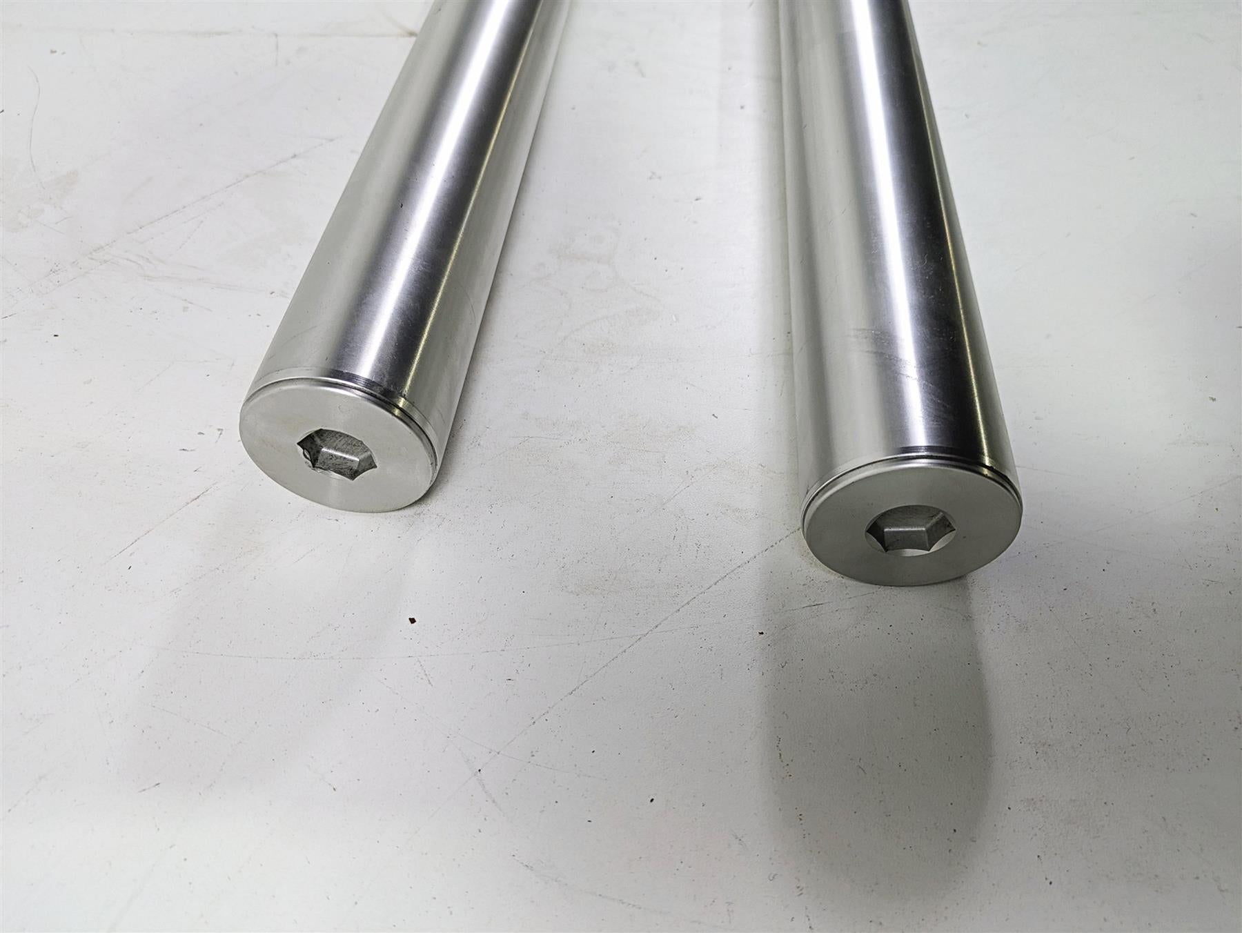 2006 Harley VRSCR Street V-Rod Front Fork Leg Set Straight 46774-06 46775-06 {{ shop.shopifyCountryName }} - Mototech271