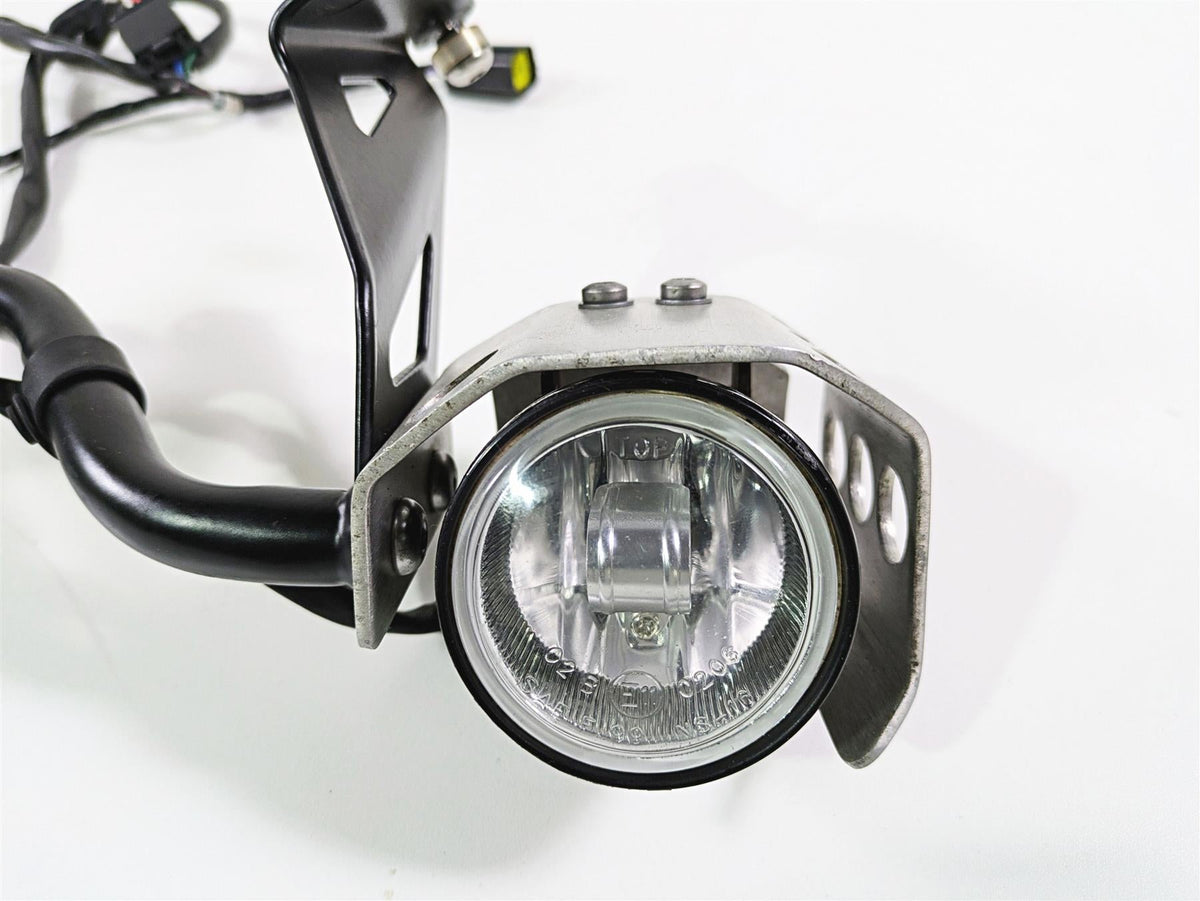 2015 Triumph Tiger Explorer XC Fog Lights & Mounting Rail Set T2701552 T2701553 {{ shop.shopifyCountryName }} - Mototech271