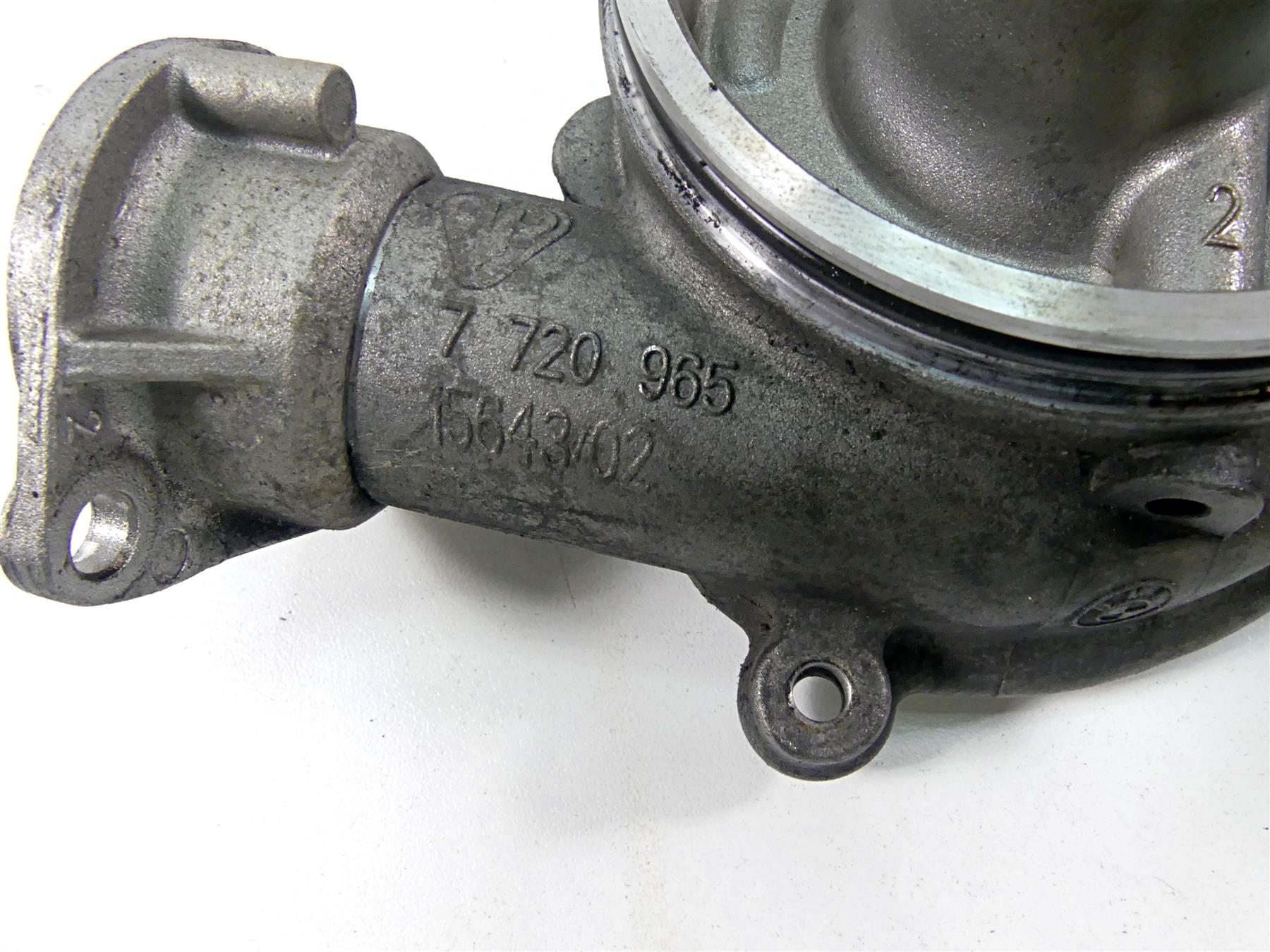 2013 BMW S1000RR K46 Water Pump With Impeller & Housing 11518545699 {{ shop.shopifyCountryName }} - Mototech271