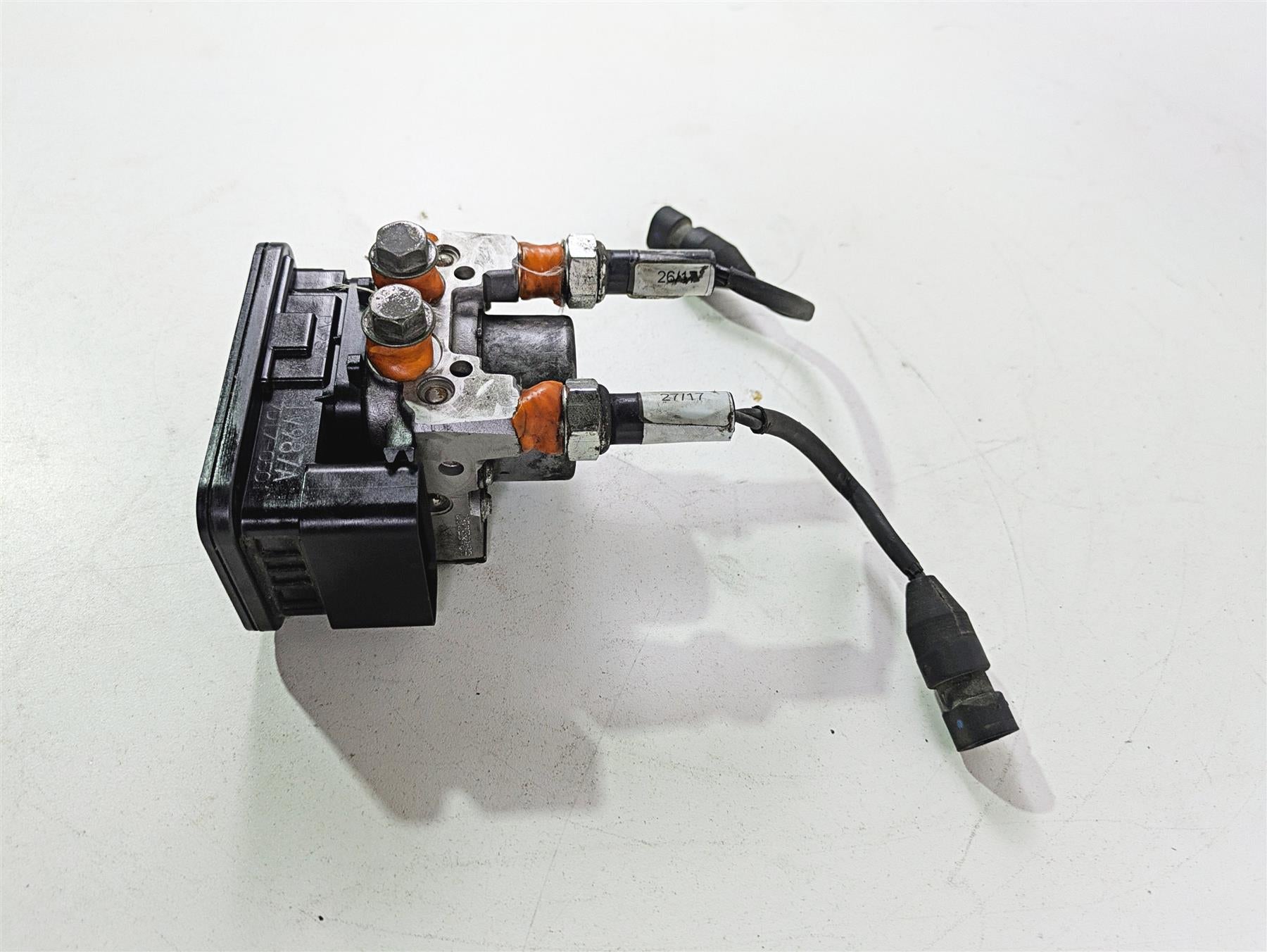 2017 Indian Chieftain Limited Abs Brake Pump Control Unit Module 2204981 {{ shop.shopifyCountryName }} - Mototech271