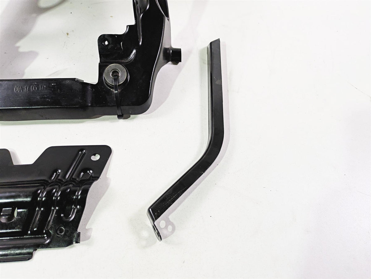 2017 Indian Chieftain Limited Front Fairing Stay Holder Carrier 1022608 {{ shop.shopifyCountryName }} - Mototech271