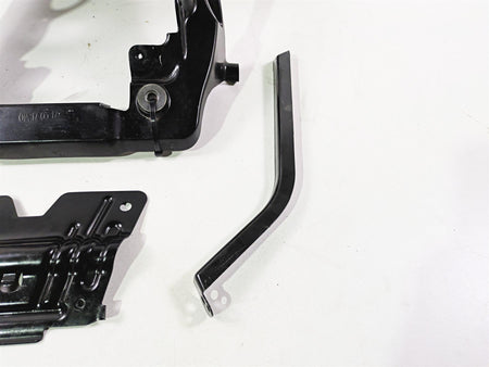2017 Indian Chieftain Limited Front Fairing Stay Holder Carrier 1022608 {{ shop.shopifyCountryName }} - Mototech271