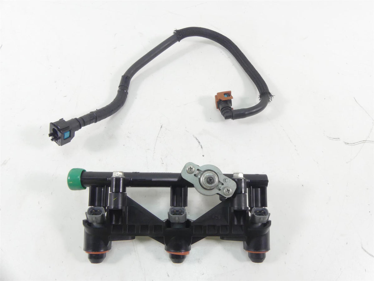 2015 Yamaha MT09 FZ09 Fuel Injection Injector Rail 1RC-13930-00-00 {{ shop.shopifyCountryName }} - Mototech271