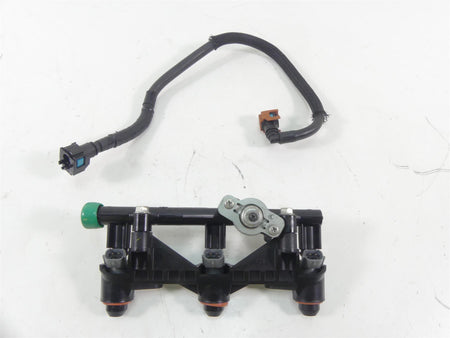 2015 Yamaha MT09 FZ09 Fuel Injection Injector Rail 1RC-13930-00-00 {{ shop.shopifyCountryName }} - Mototech271