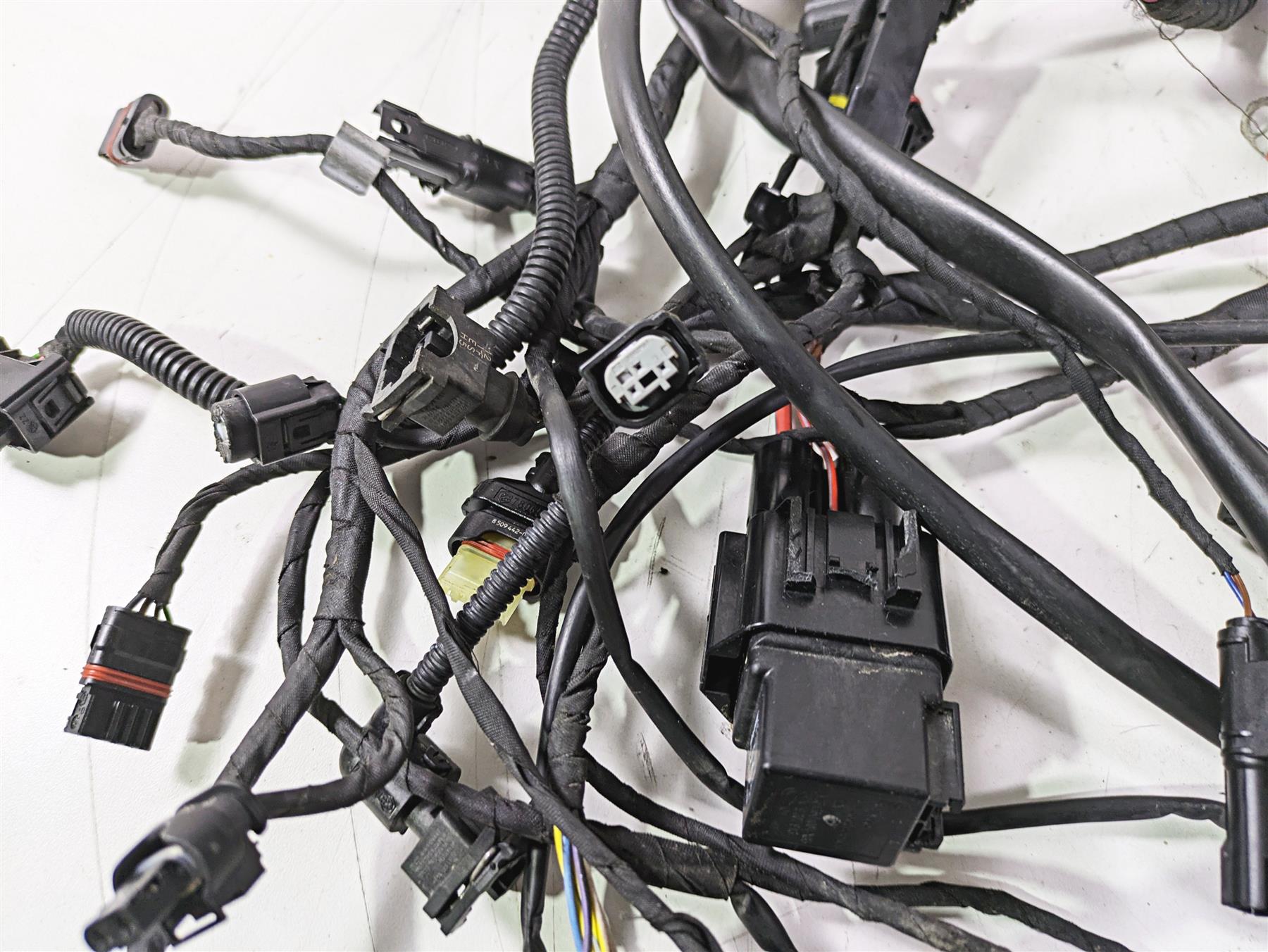 2016 BMW R1200GS GSW K50 Main & Engine Wiring Harness -No Cuts 61118562116 {{ shop.shopifyCountryName }} - Mototech271