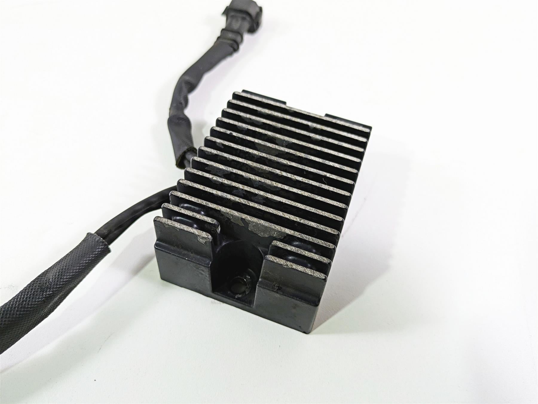 2009 Harley XR1200 Sportster Rectifier Voltage Regulator 74711-08 {{ shop.shopifyCountryName }} - Mototech271