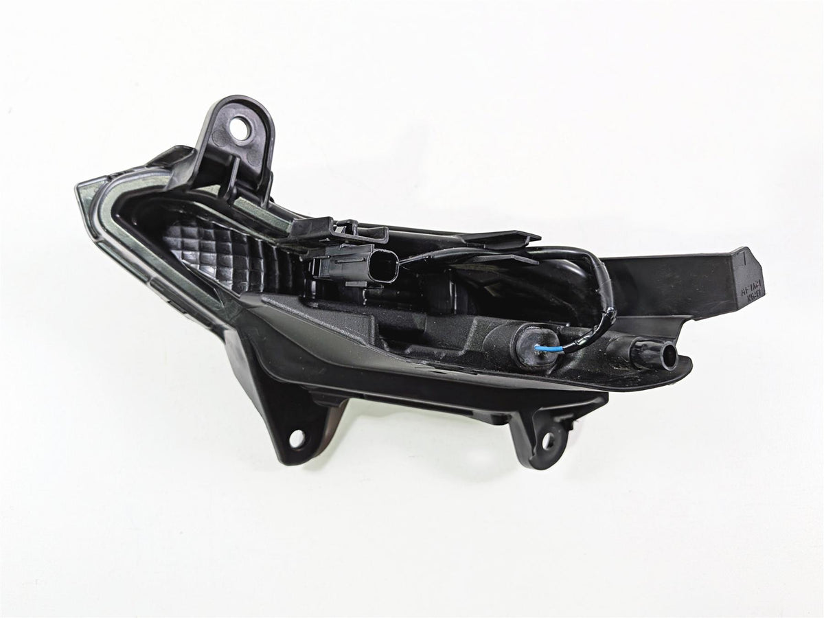 2025 Yamaha YZF R7 Nice Left Pilot Headlight Running Lamp BEB-84301-00-00 {{ shop.shopifyCountryName }} - Mototech271
