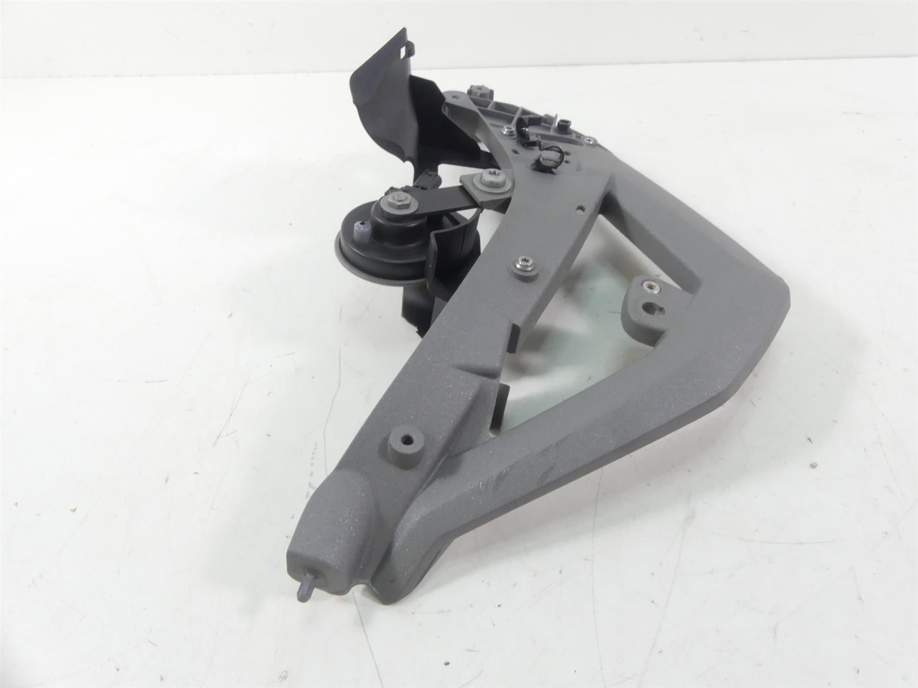 2016 BMW R1200GS K50 Right Front Panel Fairing Center Stay - Read 46638528674 {{ shop.shopifyCountryName }} - Mototech271