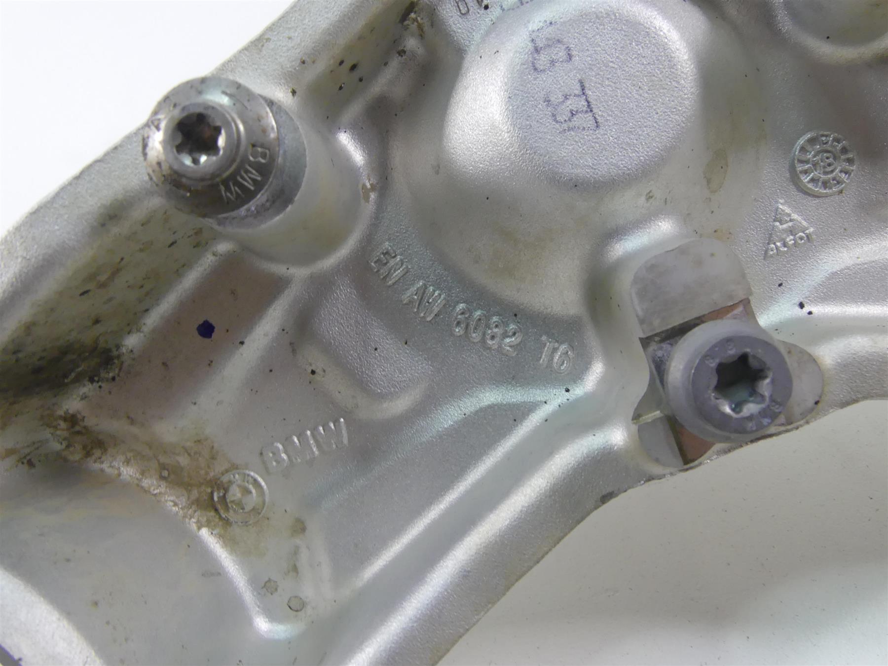 2019 BMW R1250GS K50 Lower Triple Tree Steering Clamp 31429467888 31429443337 {{ shop.shopifyCountryName }} - Mototech271