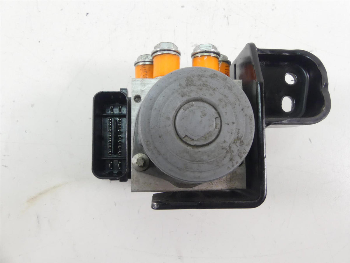 2015 Harley FLD Dyna Switchback Abs Brake Pump Module 48340-12 {{ shop.shopifyCountryName }} - Mototech271