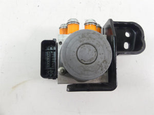 2015 Harley FLD Dyna Switchback Abs Brake Pump Module 48340-12 | Mototech271