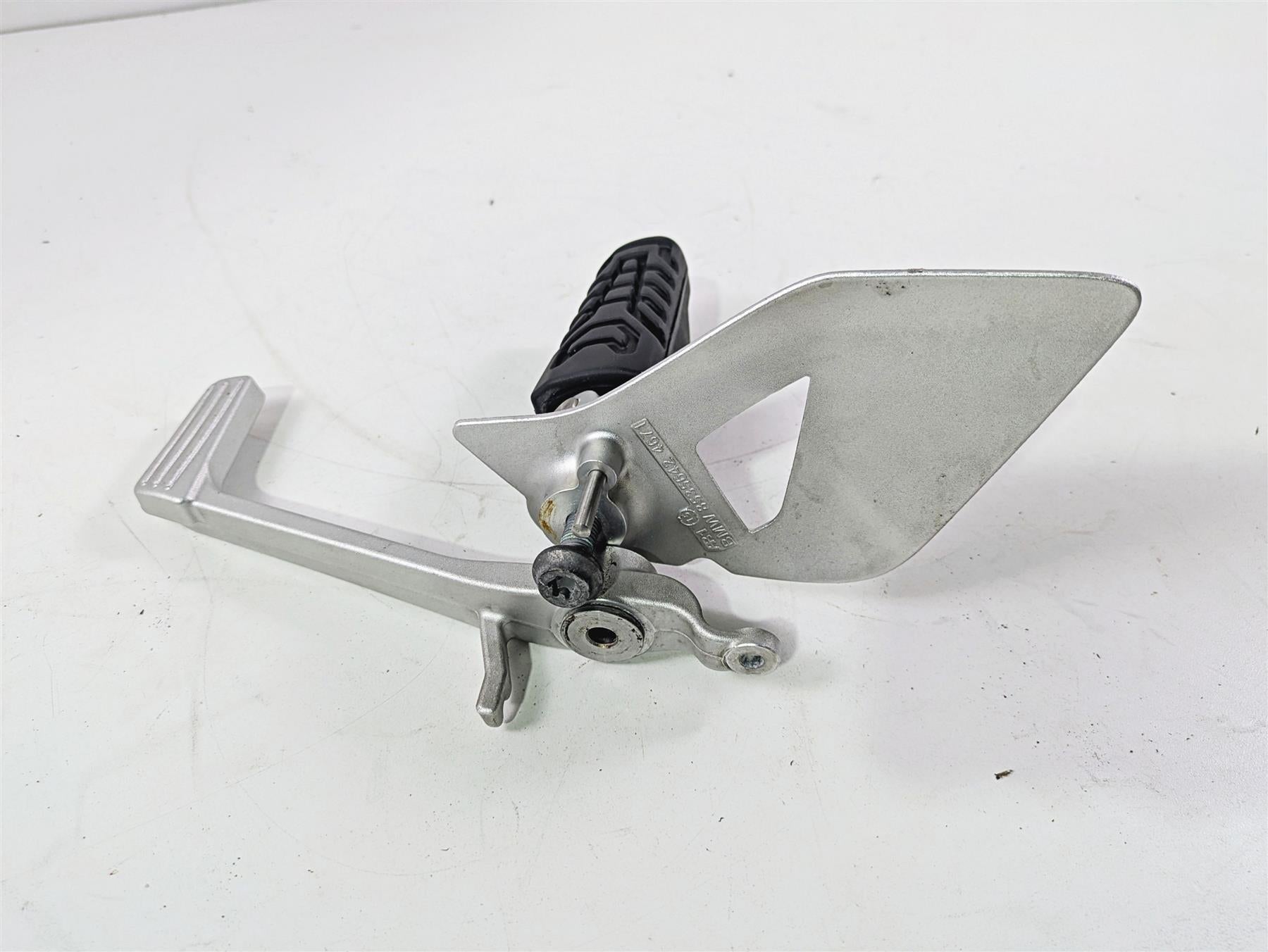 2016 BMW R1200RT K52 Right Left Foot Peg + Brake Pedal - Read 46718535642 {{ shop.shopifyCountryName }} - Mototech271
