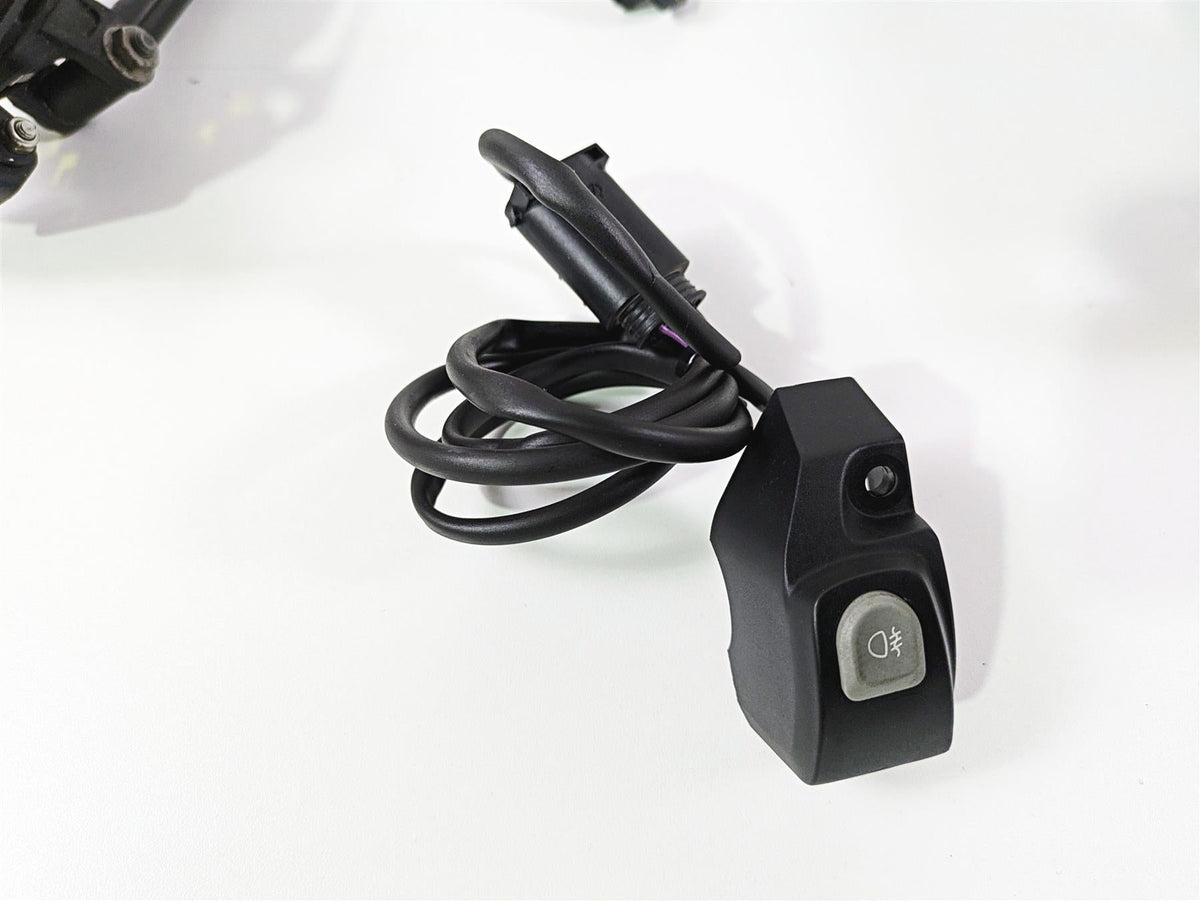 2019 BMW R1250RT K52 Led Driving Light Lamp + Button Set 63179457322 {{ shop.shopifyCountryName }} - Mototech271