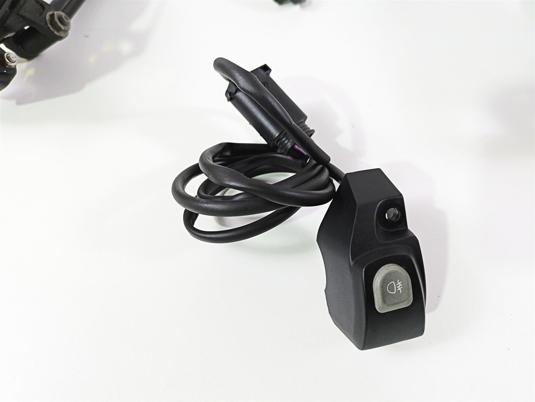 2019 BMW R1250RT K52 Led Driving Light Lamp + Button Set 63179457322 {{ shop.shopifyCountryName }} - Mototech271