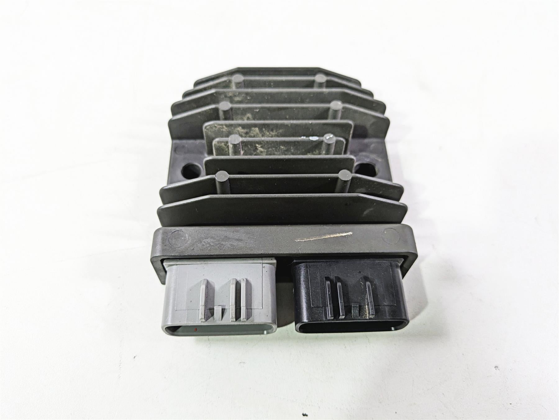 2013 Ducati Hyperstrada 821 Rectifier Voltage Regulator 54040301B FH020AA {{ shop.shopifyCountryName }} - Mototech271
