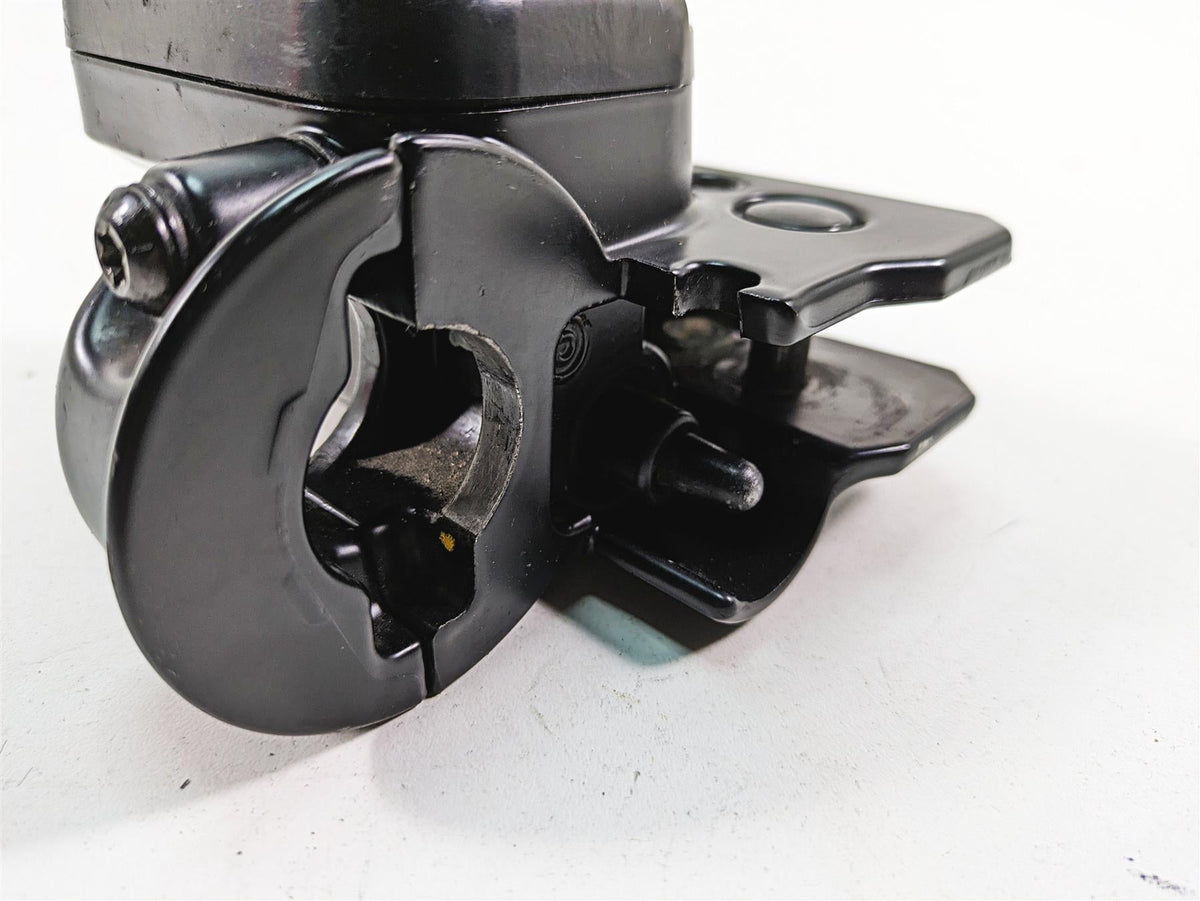 2019 Harley Touring FLHX Street Glide Front Brake Master Cylinder 11/16 44551-08 {{ shop.shopifyCountryName }} - Mototech271