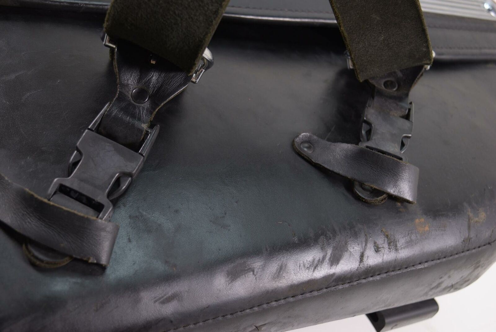 2000 Harley Touring FLHR Road King Right Saddlebag Saddle Bag 07396 - RH {{ shop.shopifyCountryName }} - Mototech271