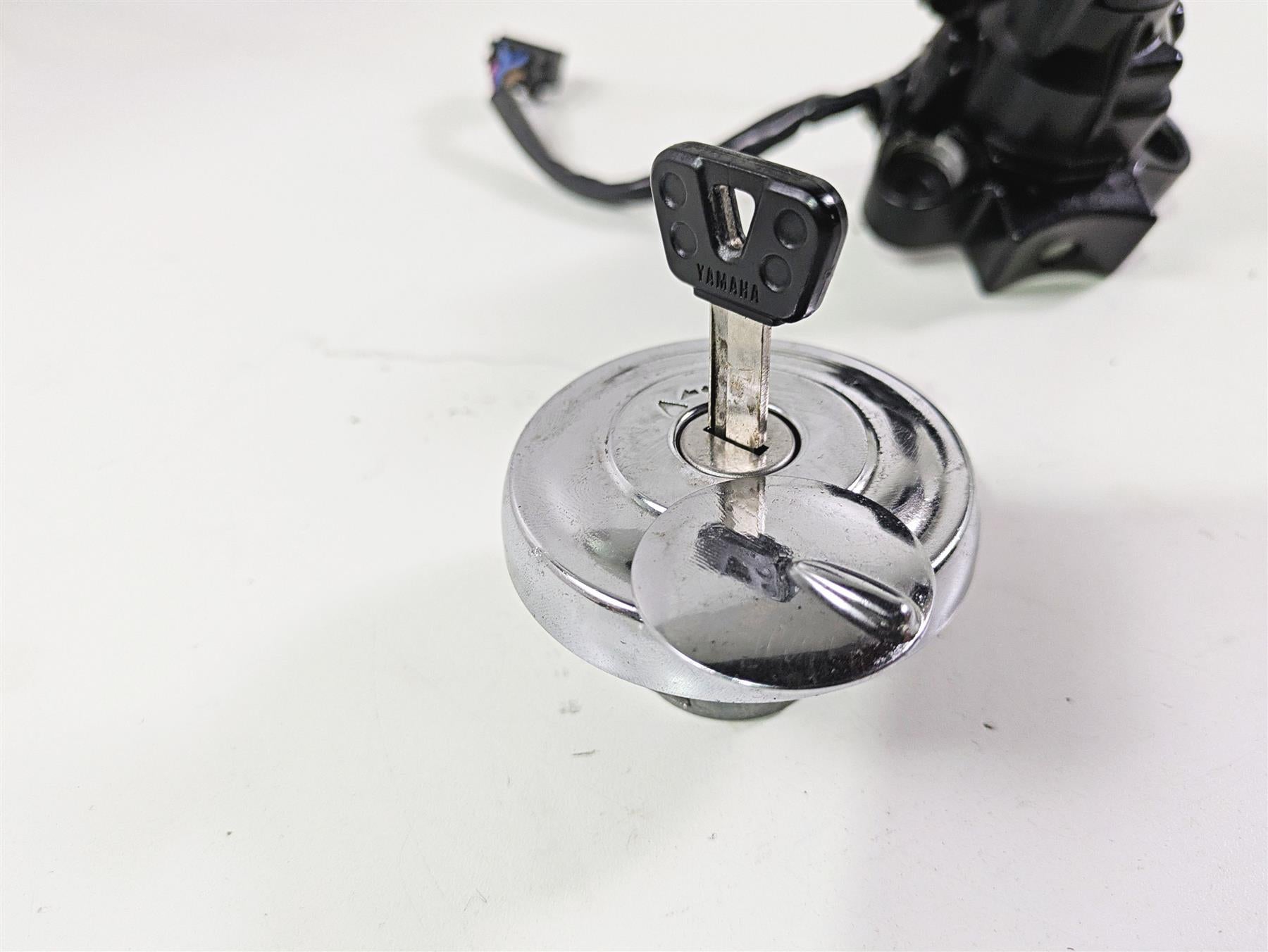 1999 Yamaha XV1600 Road Star Ignition Switch Key Lock Tank Cap Set 4WM-82501-02 {{ shop.shopifyCountryName }} - Mototech271