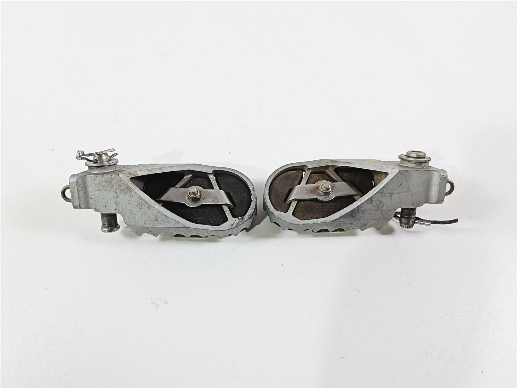 2005 KTM 950 LC8 Adventure Front Rider Foot Peg Rest Set 59003040250 78003041050 {{ shop.shopifyCountryName }} - Mototech271
