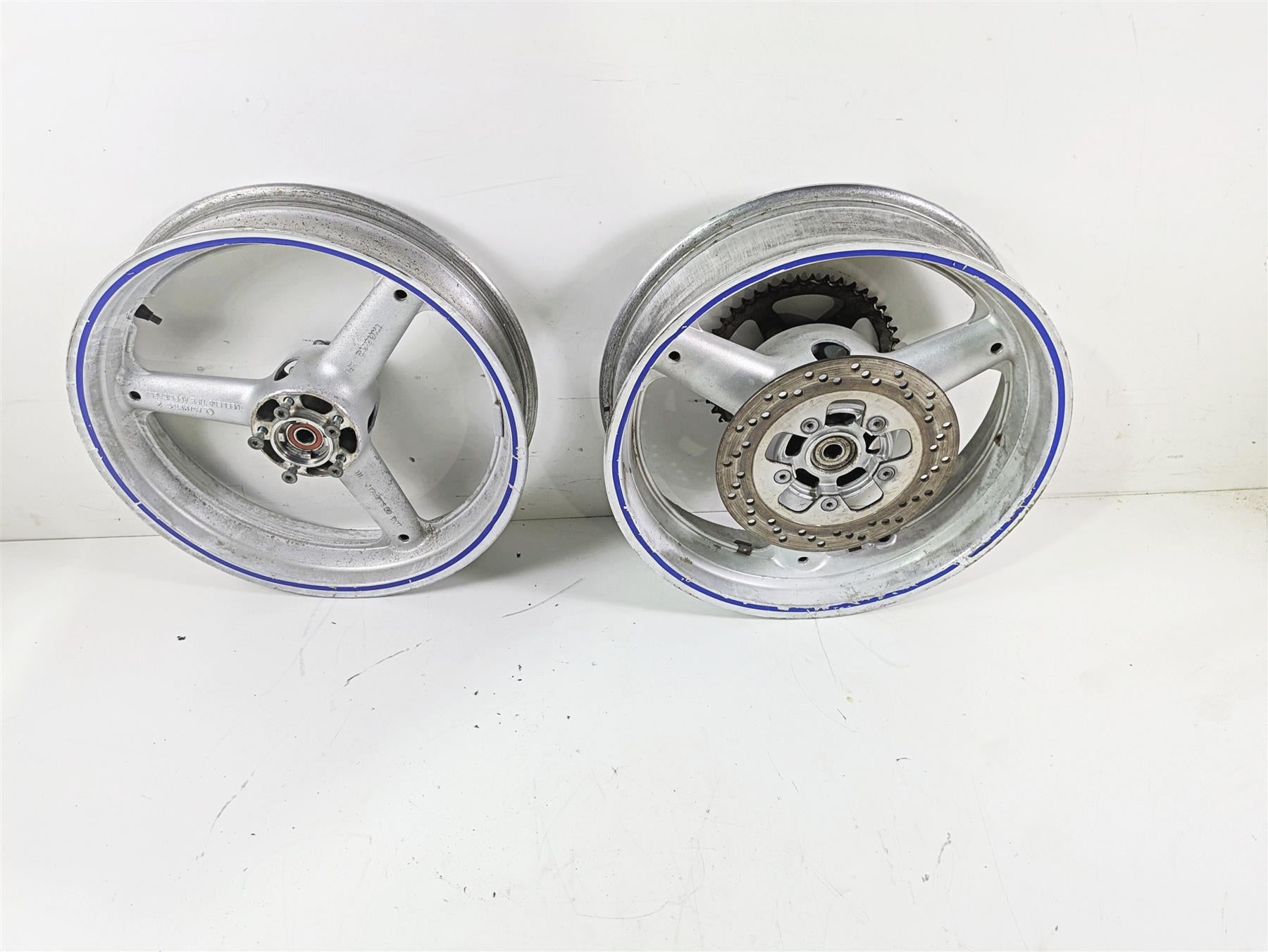 2001 Suzuki SV650 Front Rear Wheel Rim 17x3.5 17x4.5 54111-03FA0 54111-03FA1 {{ shop.shopifyCountryName }} - Mototech271