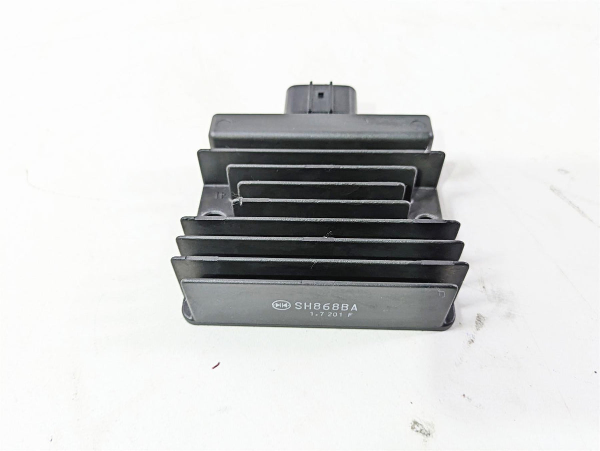 2022 Kawasaki ZR900RS Cafe Rectifier Voltage Regulator SH868BA 21066-0760 {{ shop.shopifyCountryName }} - Mototech271