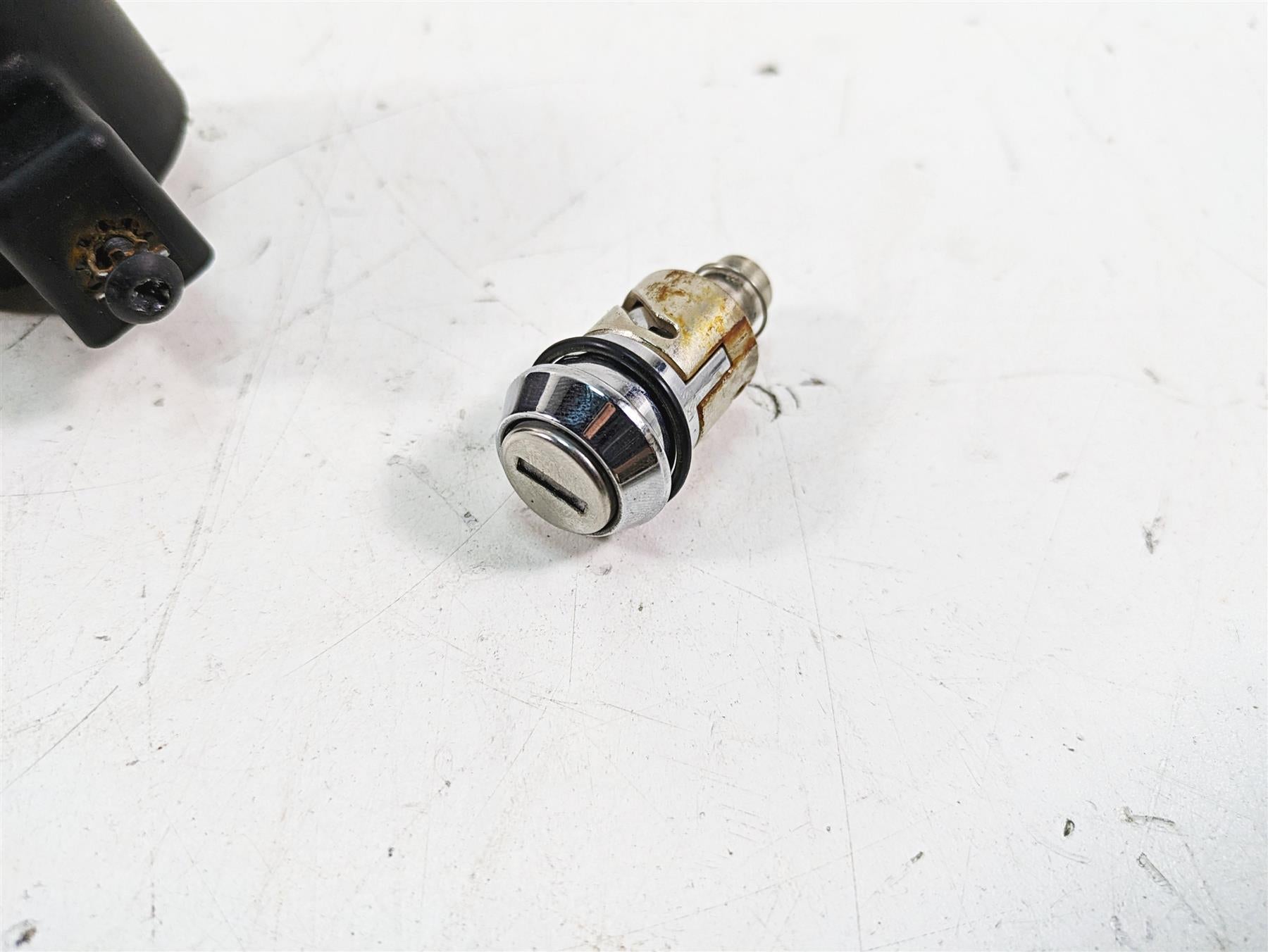 2019 Harley XL883N Sportster Iron Ignition Switch Steering Lock Set 71400083 {{ shop.shopifyCountryName }} - Mototech271