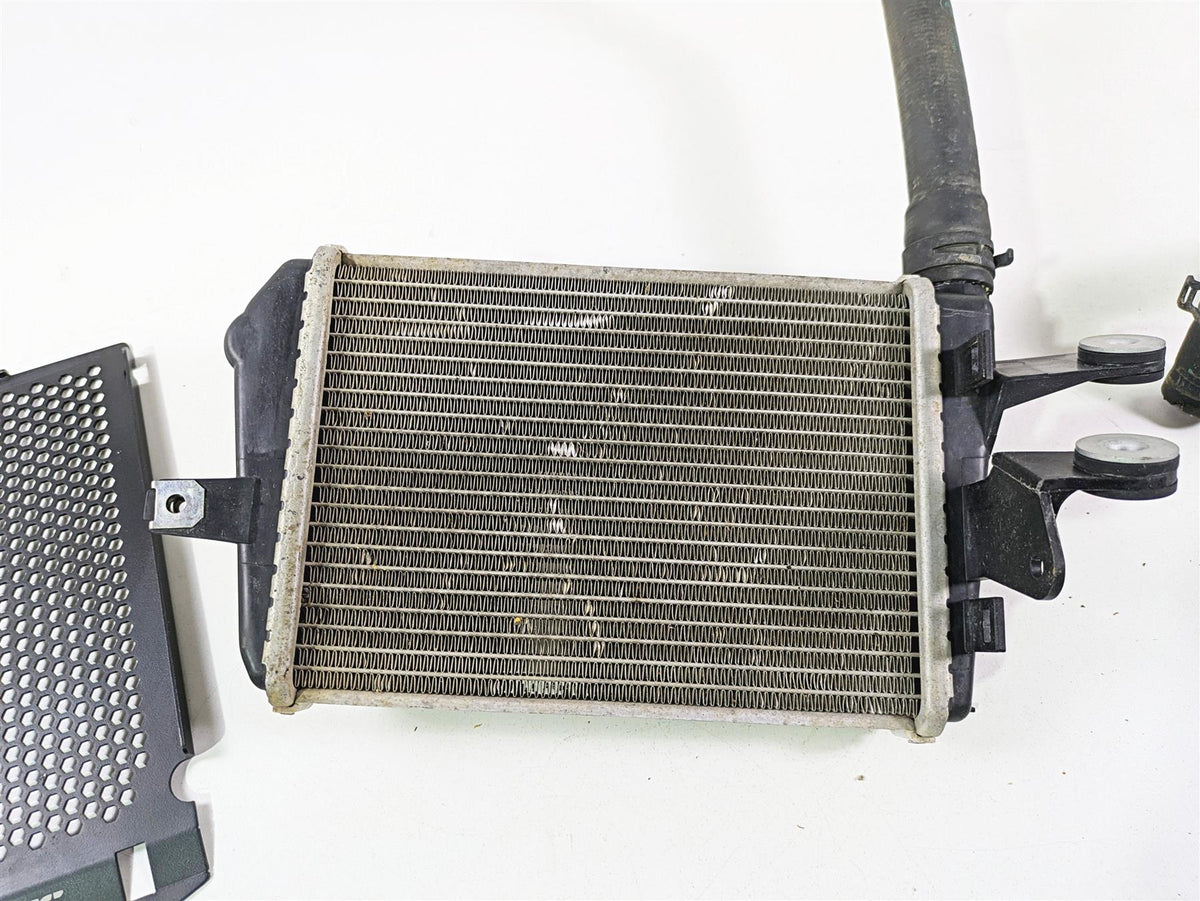 2017 BMW R1200 GS K50 Left Radiator + Thermostat & Cover Set 17118546408 {{ shop.shopifyCountryName }} - Mototech271