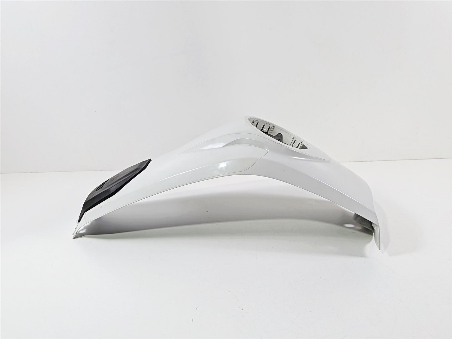 2015 BMW R1200GS K50 White Center Tank Cover Fairing 46638533667 46638563438 {{ shop.shopifyCountryName }} - Mototech271